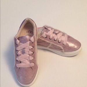 Pink UGG shoes  💗